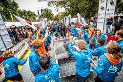 Beleef het avontuur van het Nuon Solar Team in Australië (video)