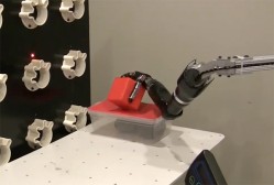 Robotarm bestuurd door menselijk brein sterk verbeterd (video’s)