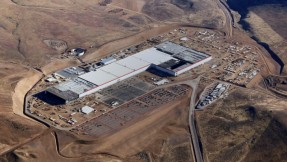 Tesla start productie in gigafabriek