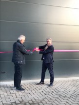 De nieuwe fabriek van Interflon werd geopend door Hans Verbraak, Wethouder van Economische Zaken in Roosendaal (beeld: Interflon)'