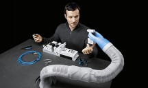 De pneumatische lichtgewichtrobot BionicSoftArm is vanaf het begin flexibel en geschikt voor samenwerking tussen mens en robot.'