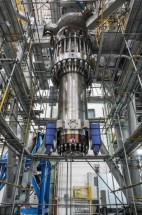 Het prototype van de RUV koelmiddelpomp voor reactoren heeft op de testlocatie van de joint-venture SEC-KSB in Shanghai succesvol een groot aantal tests volbracht (foto’s KSB).'