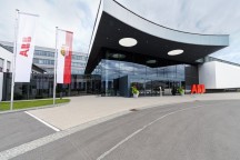 ABB heeft 100 miljoen euro geïnvesteerd in de uitbreiding van het hoofdkantoor van B&R in het Oostenrijkse Eggelsberg met een nieuwe innovatie- en opleidingscampus.'