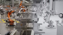 Debrecen is de eerste fabriek van de BMW Group die volledig digitaal  wordt gepland en gevalideerd. De virtuele fabriek is gebouwd in samenwerking met NVIDIA.'