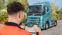 Volvo Group komt voor hulpverleners met een veiligheidsapp met AR-technologie voor elektrische trucks.'