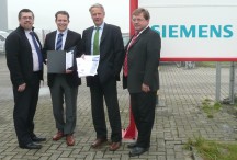 Siemens heeft elektrotechnisch wikkelbedrijf De Bruyn uit Bergen op Zoom als eerste in Nederland gecertificeerd voor de reparatie van Loher ATEX laagspanningsmotoren, met behoud van het ATEX certificaat.'