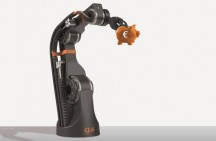 Als losse componenten of als compleet systeem: met de nieuwe generatie Robolink D kan een 4-assige robot vanaf 1.500 euro goedkoop worden gerealiseerd. (bron: Igus)'