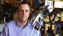 Mark Pivac, oprichter van Fastbrick Robotics en uitvinder van de ‘brickbot' Hadrian.'