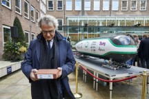NS president-directeur Roger van Boxtel maakte de investering in Hardt door het NS Innovatiefonds bekend in Den Haag.'