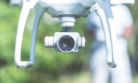 Luchtvaartstudenten van InHolland Delft krijgen zes ton subsidie en willen gebruik van drones in tuinbouwkassen realiseren